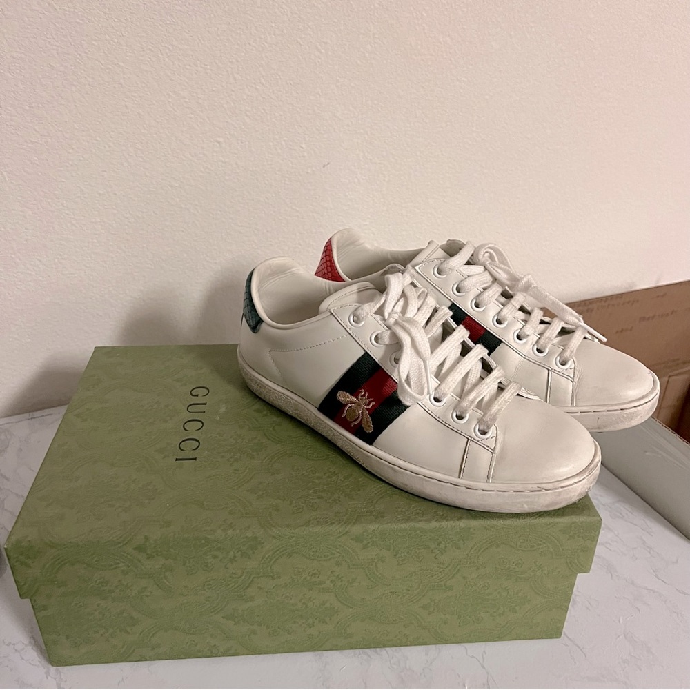 Gucci ace bee sneaker with box